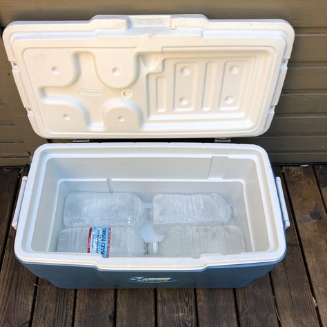 How to pack a cooler - pro tips — Alpinesavvy Pack A Cooler, Alpine Climbing, Small Cooler, Camping Coolers, Cooler Food, Lake House Food Ideas, Camping Hacks Diy, Going Camping, Packing A Cooler