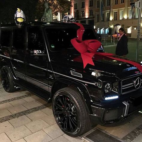 Surprise your wife with the G Wagon 🎁 Tag your love! 💙 #bigtoys Black Mercedes, Luxury Boat, Mercedes G Wagon, Top Luxury Cars, Lux Cars, Car Goals, Luxury Lifestyle Dreams, Fancy Cars, G Class