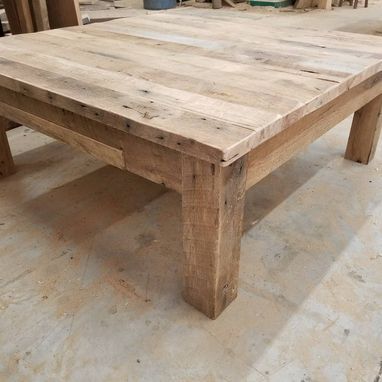 Barnwood Coffee Table, Square Wood Coffee Table, Diy Farmhouse Coffee Table, Custom Wood Furniture, Farmhouse Coffee Table, Barn Wood Projects, Table Decor Living Room, Reclaimed Wood Coffee Table, Reclaimed Wood Projects