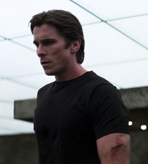 Bruce Wayne Aesthetic, Wayne Aesthetic, Lana Hot, Chris Bale, Bruce Wayne Batman, Batman Christian Bale, Patrick Bateman, Christian Bale, Bruce Wayne