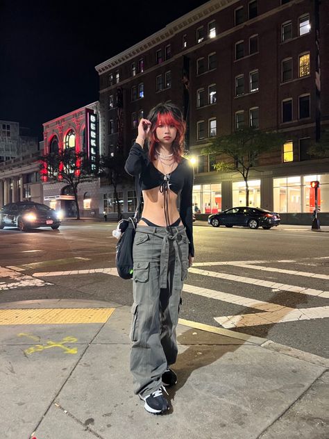 wolfcut mullet red black peekaboo girl asian grunge archive fashion outfit style y2k Hip Hop Inspo Outfit, Hot Streetwear Outfits, Asian Y2k Fashion, Outfits W Thong Showing, Wolfcut Outfit, Asian Grunge Outfits, Asian Grunge Aesthetic, Asian Grunge, Ulzzang Fashion Street Styles