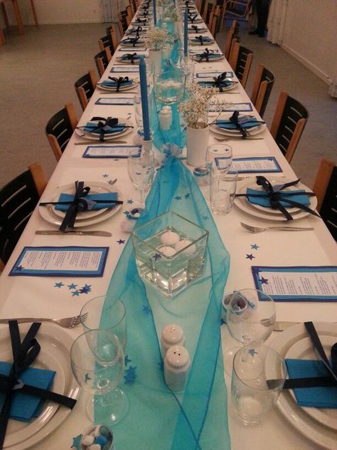 Table decorations for christening / baby shower for baby boy Christening Centerpieces, Boy Baby Shower Centerpieces, Christening Party, Blue Tablecloth, Boy Christening, Boy Decor, Shower Centerpieces, Long Table, Baby Shower Centerpieces