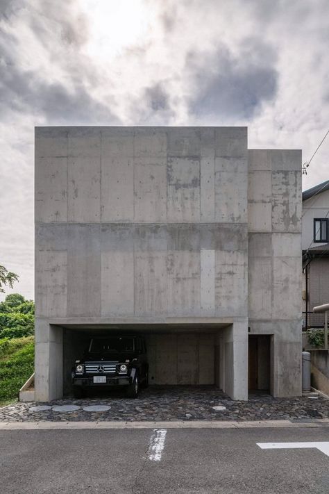 Concrete Minimalist House, Brutalist House, Modern Japanese Architecture, Brutalism Architecture, Concrete Interiors, Concrete Houses, Concrete Architecture, Japanese Architect, Concrete Home