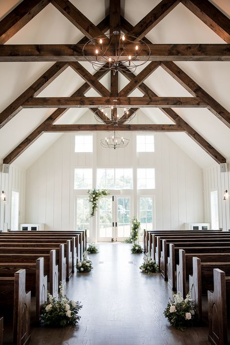 Southern Whimsical Wedding at Venue at Birchwood | Photography by Venue At Birchwood, Middle Tennessee Wedding Venues, Modern Southern Wedding, Green Gold White Wedding, Gold White Wedding, Stone Chapel, Arbor Decor, Ms To Mrs, Indoor Wedding Ceremony