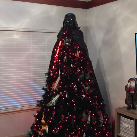 Star Wars Darth Vader Christmas Tree Darth Vader Christmas Tree, Star Wars Christmas Decorations, Starwars Christmas, Star Wars Christmas Tree, Darth Vader Christmas, Themed Christmas Trees, Themed Christmas Tree, Star Wars Design, Gifts Drawing