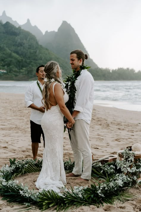 North Shore Kauai, Hawaii Beach Wedding, Wedding Venues Hawaii, Sunrise Ceremony, Wedding Mountain, Mountain Sky, Kauai Wedding, Hawaii Destination Wedding, Hawaii Elopement