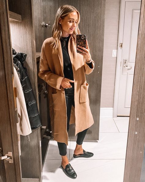 Tan Cardigan Outfit Work, Mango Coatigan, Tan Mules Outfit, Tan Cardigan Outfit, Mule Outfits, Coatigan Outfit, Cardigan Outfit Work, Casual Work Wardrobe, Sweater Jacket Outfits