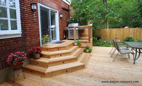 Deck Johnskareng | Patios et Clôtures Beaulieu Patio Stairs, Wooden Patio, House Upgrades, Concrete Patios, Patio Steps, Deck Steps, Wooden Patios, Patio Deck Designs, Pintura Exterior