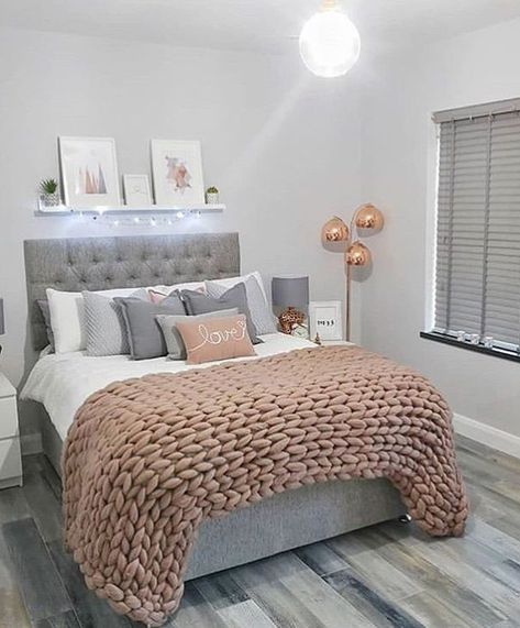 Cabecera Modern Teen Room, Simple Bedroom Decor, Bedroom Design Trends, Hiasan Bilik Tidur, Teen Bedroom Designs, Bedroom Decor For Teen Girls, Redecorate Bedroom, Teen Bedroom Decor, Girl Bedroom Decor