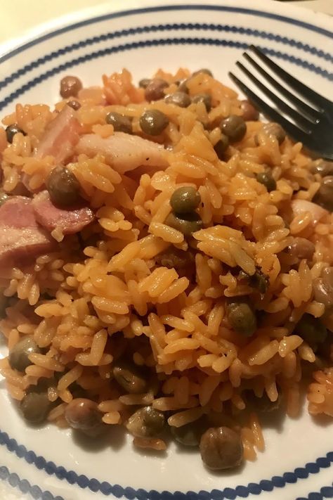 Arroz Con Gandules Rice Cooker, Crowd Pleasers Recipes, Spring Time Desserts, Gourmet Food Plating, Rice Cooker Recipes, Rice Side, Spring Desserts, Cuban Recipes, Hawaiian Food