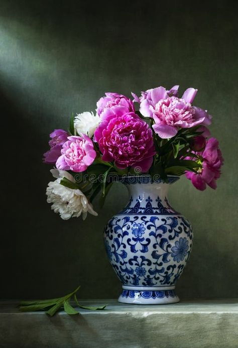 Photo about Still life with pink peonies in a chinese vase. Image of retro, bowl, purple - 95674162 Photos Of Flowers In Vases, Chinese Flowers, Chinese Vase, Blue Pottery, Japanese Flowers, Pink Peonies, Flower Photos, Floral Painting, Floral Art