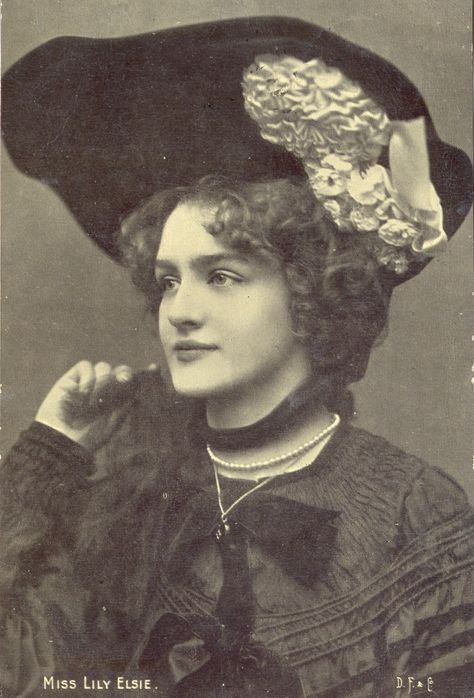 Lily Elsie, Old Photography, Gibson Girl, Edwardian Era, Edwardian Fashion, Vintage Portraits, White Photo, Vintage Pictures, Vintage Girls