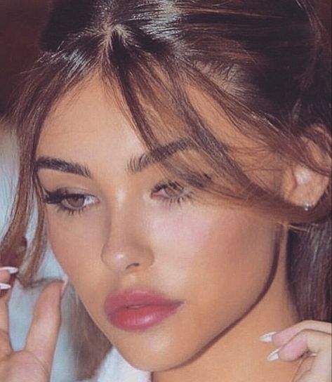 Madison Beer, Close Up, A Woman, Beer, Makeup, Hair, White, Instagram, Make Up