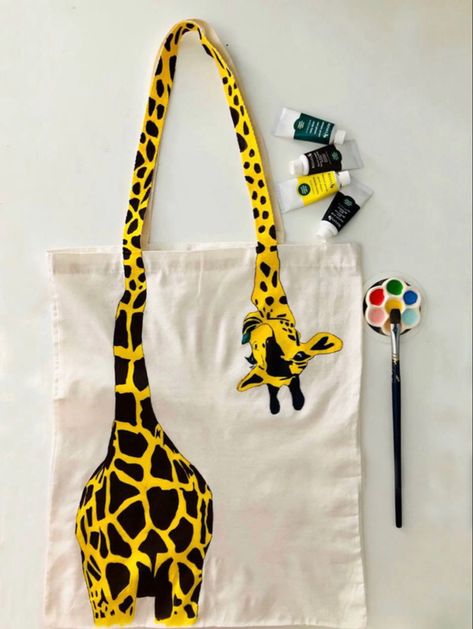 Paint Ideas For Canvas Bags, Painting On Cloth Bag, Handmade Cloth Bag, Painting On Canvas Bags Totes, Painting On Canvas Tote Bags, Cloth Bag Painting Ideas, Diy Fabric Painting Ideas, Drawings On Bags, Bags Painting Ideas