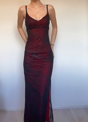 2000s Evening Gowns, Prom Dresses 90s Inspired, Prom 2022 Dresses, Vintage 90s Formal Dress, Dresses Y2k Prom, Long Dress With Platform Heels, Formal Dresses Y2k, Cute Vintage Prom Dresses, Aesthetic Glitter Dress