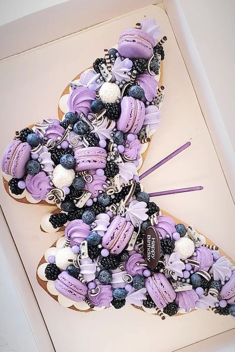 Butterfly Shaped Cakes, Butterfly Cookie Cake, Purple Number Cake, Butterfly Cake Birthday, Butterfly Shaped Cake, Purple Butterfly Cake, Cakes For Kids, Butterfly Themed Birthday Party, Shaped Cakes