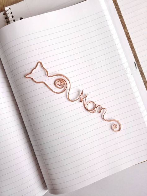 Wire Bookmarks, Personalized Cat Gifts, Cat Bookmark, The Bookworm, Cat Crazy, Personalized Bookmarks, Cat Themed Gifts, Kitten Lover, Wire Jewelry Designs