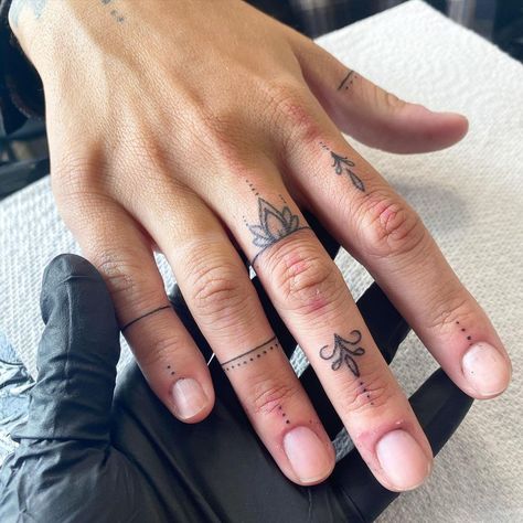 Upper Finger Tattoo, Ornamental Finger Tattoos For Women, Fine Finger Tattoos For Women, Mandala Finger Tattoo For Women, Figure Tattoos For Women, Mandala Finger Tattoo, Dainty Finger Tattoos For Women, Index Finger Tattoo, Cute Finger Tattoos For Women