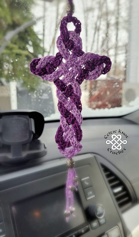 Celtic Cross Crochet Bookmark - FREE pattern by Celtic Knot Crochet Crochet Cross Pattern Free Easy, Memorial Crochet Ideas, Cross Bookmarks Crochet Free Pattern, Crocheted Crosses, Catholic Crochet, Crochet Cross Pattern, Christian Crochet, Easy Christmas Crochet, Celtic Crochet