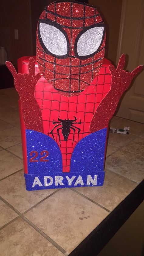 Spider-Man Valentine Box Ghost Spider Valentine Box Ideas, Spidey Valentine Box Ideas, Spider Man Valentine Box Ideas, Spiderman Valentine Box Ideas, Superhero Valentines, Girls Valentines Boxes, Diy Valentines Box, Valentine Boxes For School, Valentines Diy Kids