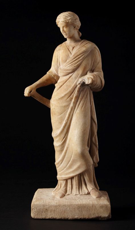 Antiquities | Christie's Ancient Greek Clothing Woman, Ancient Greek Clothing, Greece Women, Classical Sculpture, Living Statue, Hellenistic Period, Greek Women, Roman Statue, Ancient Goddesses