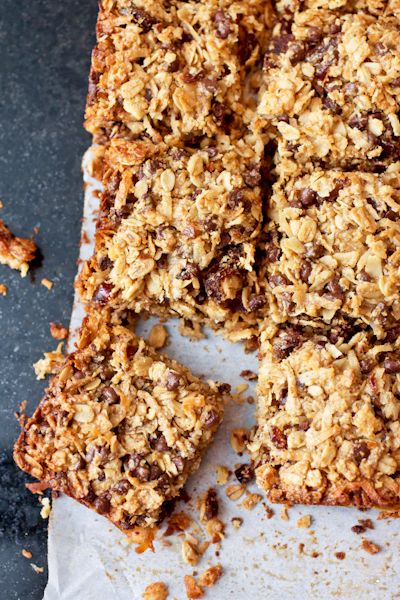 Nut Free Breakfast Bars, Nut Free Breakfast, Chewy Granola Bars, 100 Calorie, Granola Recipe Bars, Chewy Granola, Granola Breakfast, Granola Bar, Breakfast Bars