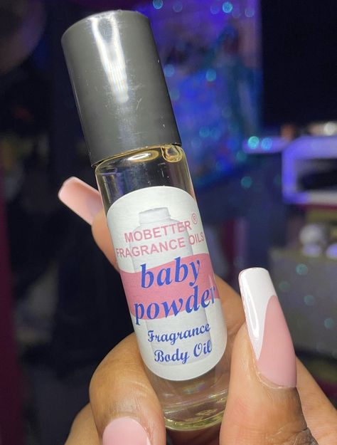 How To Smell Like Baby Powder, How To Smell Like A Baby, Baby Oil Uses, Body Oil Perfume, Powder Perfume, Scent Perfume, Serious Skin Care, Fragrances Perfume Woman, Body Hygiene