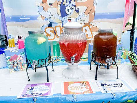 Bluey Punch Recipe, Bluey Birthday Party Drinks, Bluey Birthday Punch, Food For A Bluey Party, Bluey Drink Ideas, Food For Bluey Birthday Party, Bluey Party Drinks, Bluey Theme Party Food, Bluey Themed Drinks