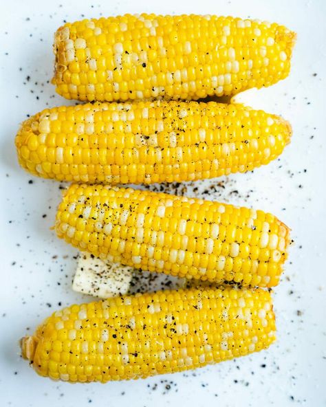 Corn On The Cob Boiled, Boiled Corn On The Cob, Easy Corn Recipes, Oven Roasted Corn, Cook Corn, Seasoned Corn, Vegetarian Bbq, A Couple Cooks, Grilled Corn Salad