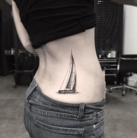 Sailing Tattoo, Tattoo On The Back, Sailboat Tattoo, Boat Tattoo, Anker Tattoo, Tatoo Inspiration, Palm Tattoos, Wicked Tattoos, Kawaii Tattoo