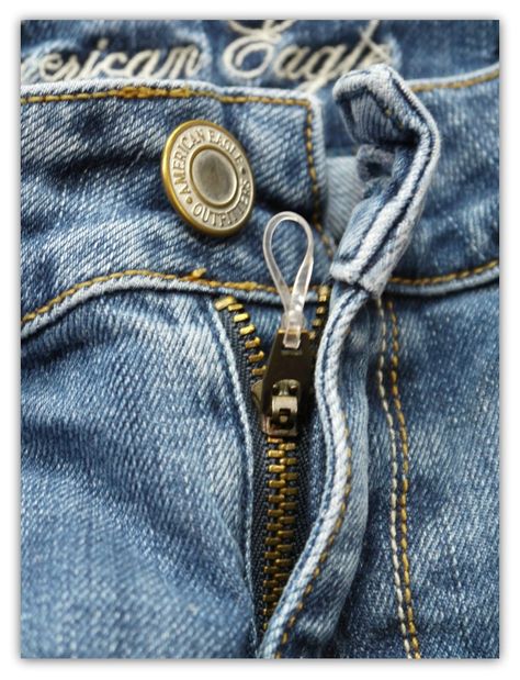 Quick fix for a zipper that wont stay up (HoH121) Fix A Zipper, Broken Zipper, Handy Dandy, Clever Hacks, Diy Couture, A Button, Stay Up, Household Hacks, Sewing Hacks