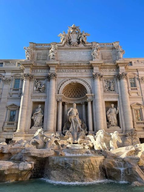 Fountain In Rome, Europe Summer Travel, Trevi Fountain Rome, Types Of Architecture, Italian Architecture, Trevi Fountain, Europe Summer, Dream Travel Destinations, Rome Travel