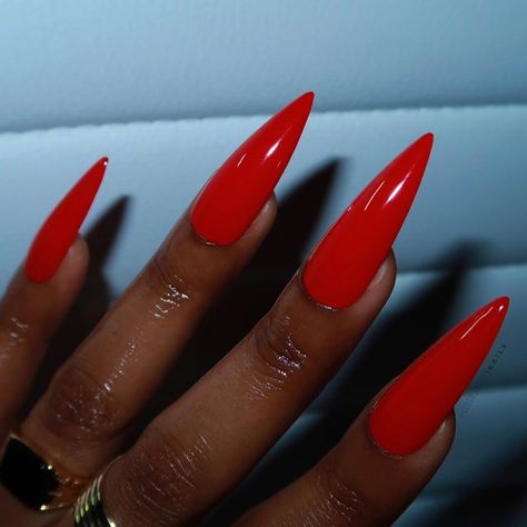 Red Nail Polish On Dark Skin, Red Nails Ideas Black Women, Dark Skin Red Nails, Warm Red Nails, Nail Colors Red, Red Nails Brown Skin, Red Nails Dark Skin, Red Nails On Dark Skin, Red Nails On Brown Skin