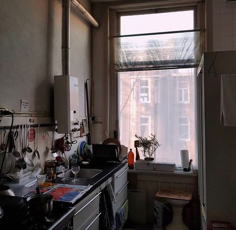 Crappy Studio Apartment, Trashed Apartment Aesthetic, Messy Nyc Apartment, Tiny City Apartment, Early 20s Apartment Aesthetic, Messy New York Apartment, Old City Apartment Interior, Old Nyc Apartment Aesthetic, Dirty Apartment Aesthetic