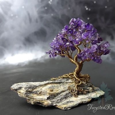 Willow Tree Art, Wire Bonsai Tree, Japanese Bonsai Tree, Copper Wire Crafts, Gem Tree, Bonsai Wire, Wire Bonsai, Copper Wire Art, Beaded Flowers Patterns