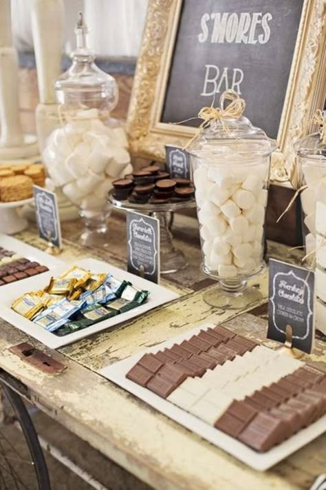 Smores Bar Wedding, Boda Vintage Ideas, Barn Birthday Party, Wedding Food Bars, Dessert Table Birthday, Dessert Bar Wedding, Wedding Themes Winter, S'mores Bar, Wedding Dessert Table