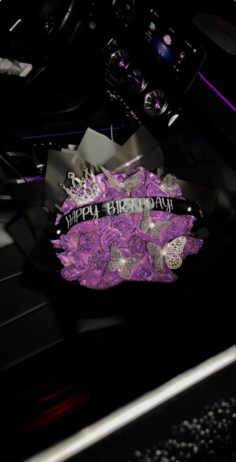 Bouquet Of Flowers Money, Purple Glitter Roses Bouquet, Purple Money Bouquet, Purple Flower Bouquet Aesthetic, Money Rose Bouquet, Money Bouquets, Ramo Ideas, Purple Flower Bouquet, Roses Bouquet Gift