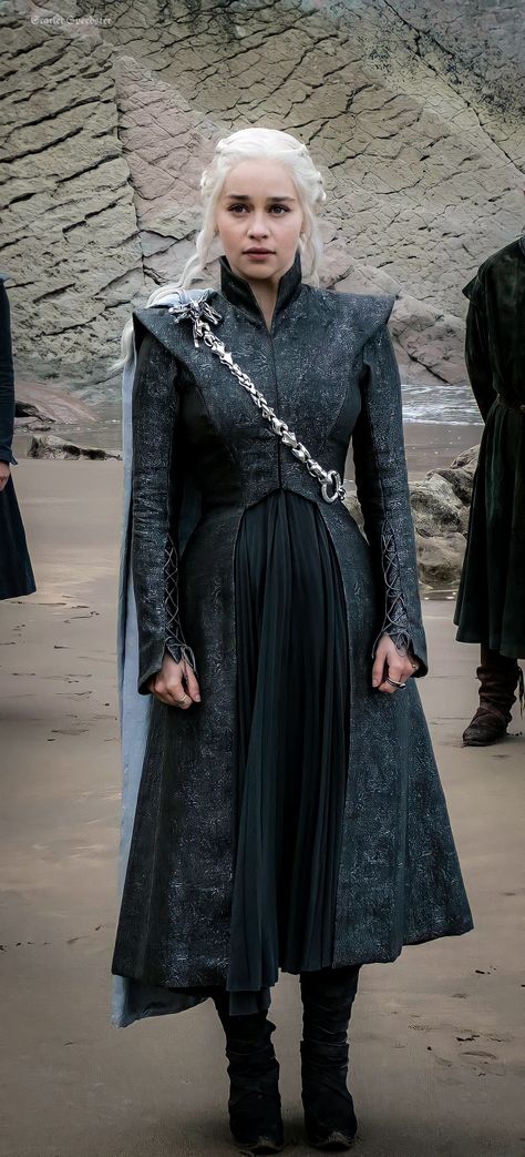 Danarys Targaryen Outfits, Daenerys Outfits, Danarys Targaryen, Targaryen Outfit, Daenerys Targaryen Outfits, Daenerys Cosplay, Daenerys Targaryen Dress, Daenerys Targaryen Costume, Queen Daenerys