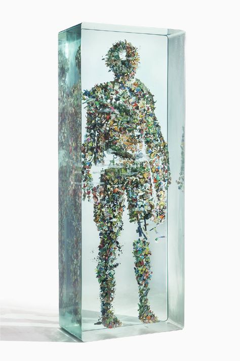 Psychogeographies: 3D Collages Encased in Layers of Glass by Dustin Yellin | Colossal Dustin Yellin, Collage 3d, Collage Sculpture, 3d Collage, Colossal Art, 3d Image, Translucent Glass, Gcse Art, Found Object