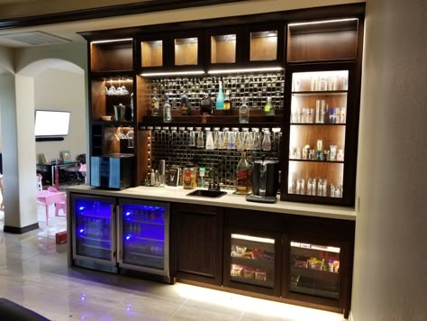 Freestanding Bar, Indoor Bars For Home, Modern Home Bar Designs, Rustic Basement Bar, Inside Bar, Home Bar Plans, Basement Bar Design, Basement Bar Plans, Game Room Bar