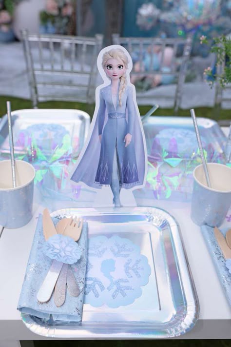 Frozen First Birthday, Ice Princess Party, Frozen Birthday Decorations, Disney Birthday Party Ideas, Frozen Birthday Party Decorations, Elsa Birthday Party, Frozen Bday Party, Frozen Party Decorations, Disney Frozen Birthday Party