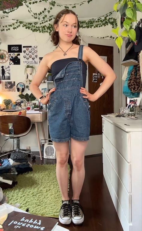 Nerdy Summer Outfits, Aesthetic Overalls Outfit Short, How To Style Short Overalls, Overalls Outfit Summer Shorts, Size 10 Women Outfits Summer, Shorteralls Outfits, Twee Outfits Summer, Overall Shorts Outfit Aesthetic, Twee Summer Outfits