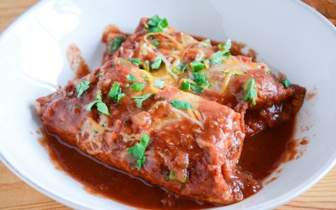 Wet burritos are ultimate comfort food! Wet Burrito Recipe, Wet Burrito Recipes, Animal Eggs, Vegan Casserole Recipes, Lentil Casserole, Wet Burrito, Vegan Burritos, Vegan Casserole, Burrito Recipe