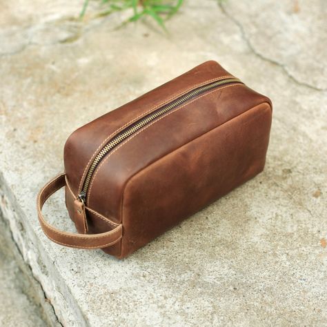 Monogram Wedding Gift, Toilet Bag, Leather Dopp Kit, Mens Toiletry Bag, Wedding Gifts For Groomsmen, Groomsmen Gifts Personalized, Travel Cases, Leather Toiletry Bag, Groomsman Gift