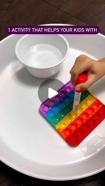 Arwa Saif | my_busy_kid on Instagram: "Fill the pop it circles with water using a dropper . Yes , it’s just that simple and yet has so many benefits for the kids .  It’s a perfect engaging activity for kids 3 to 5 yrs old !!  #simpleactivities #toddleractivities #keepkidsbusy #letskeepkidsbusy #activitiesforkids #finemotorskills" Dropper Activities Preschool, Sensory Activities For 3 Yrs Old, Activity For 3 Yrs Old, Finemotorskills Activities, Activities For 5yrs Old, Activities For 3 Yrs Kids, Table Trays, Occupational Therapy Activities, Texas Holdem