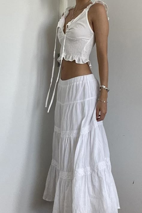 Long White Boho Skirt Outfit, White Skirt And White Top Outfit, Skirt Fits Aesthetic, All White Outfit Aesthetic, Long Tank Top, Long Whire Skirts, White Set, Long White Skirt, Flowy White Hippie Maxi Skirt