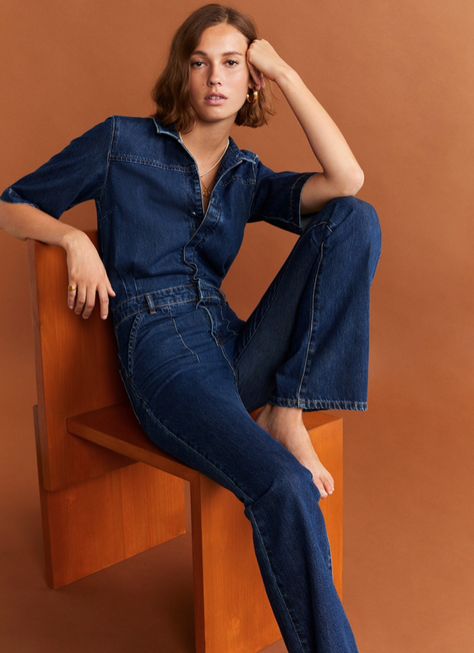 Mango flared denim jumpsuit £59.99 70s Mode, Webtoon Ideas, Denim Outfit Men, Denim Fits, Look Legging, Lois Jeans, Flared Denim, Photography Collage, Denim Outfits