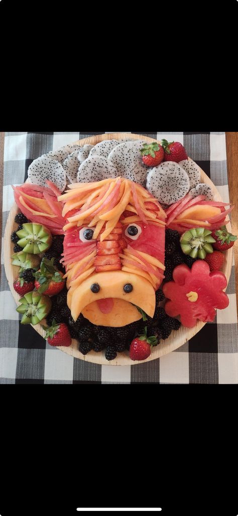 Cow Shaped Food, Cow Themed Snacks, Charcuterie Art, Cow Baby Shower Theme, Cow Baby Showers, Farm Baby Shower, Longhorn Cow, Cow Face, Farm Baby