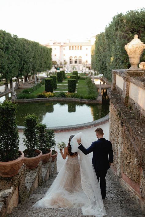 Vizcaya Miami Wedding, Different Wedding Vibes, Old Money Italian Wedding, Rome Italy Wedding, Wedding At Museum, Vizcaya Museum And Gardens Wedding, Vizcaya Engagement Pictures, Museum Wedding Aesthetic, Italian Summer Wedding Aesthetic