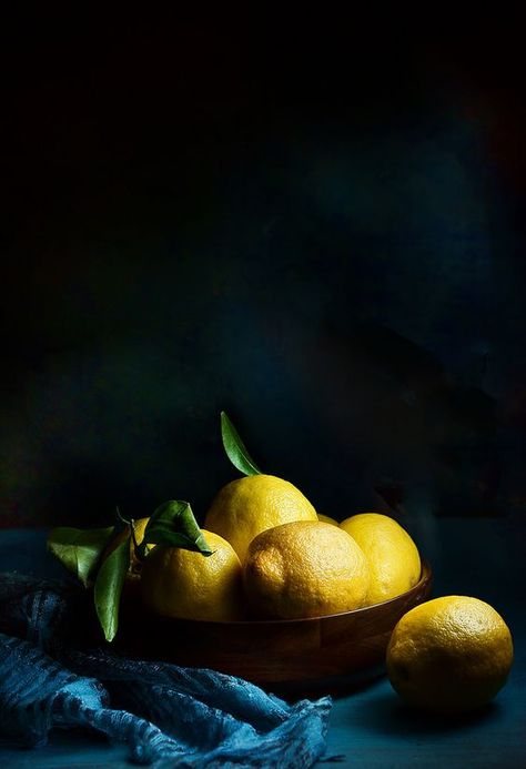 Pomegranate Pictures, Lemon Drawing, Easy Lemon Curd, Concept Shoot, Moody Food Photography, Dark Food Photography, Lemon Curd Recipe, Still Life Images, Curd Recipe